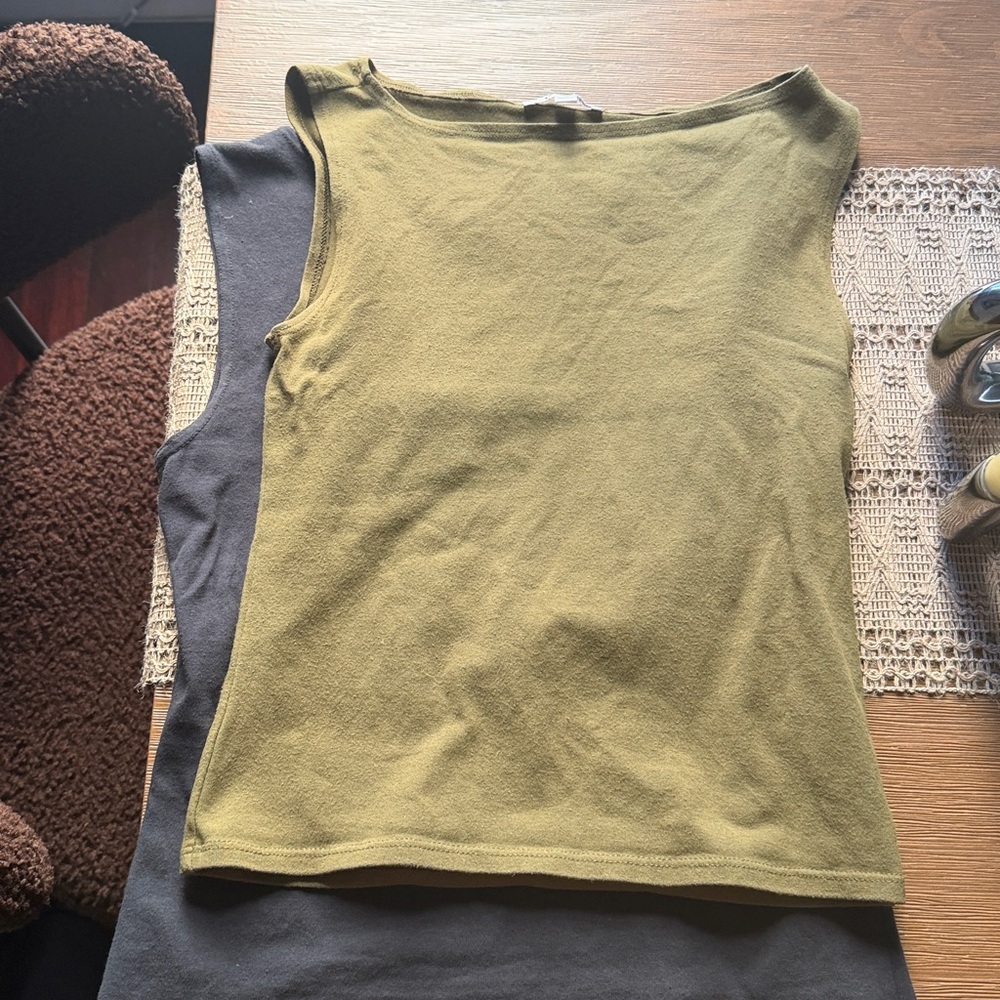 (2) Two Tops-Reformation Dusk Knit Top Olive Green & Brandy Melville Black XS - Picture 10 of 10